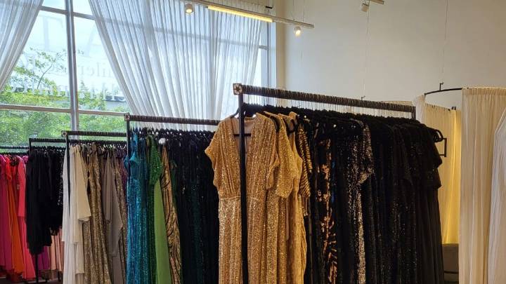 Donatella: la casa que hace punta en el alquiler de vestidos de fiesta