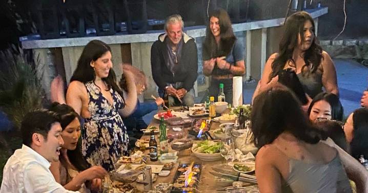 Holidays for L.A.'s wildfire victims become an exercise in creative problem