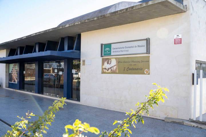Mairena del Aljarafe actualiza el convenio con la Junta para el uso del Conservatorio América Martínez