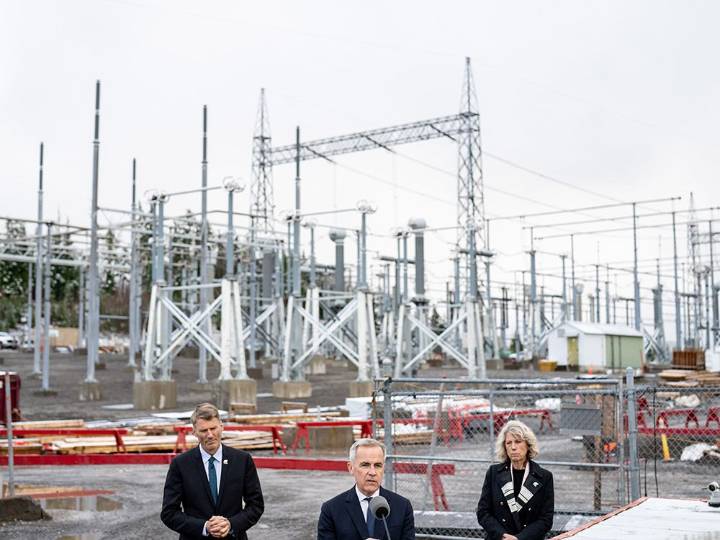 Bell: Alberta gets squat from Carney, Danielle Smith soldiers on