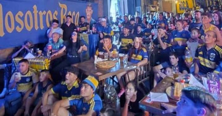 Azul y oro: se festejó "a lo grande" el triunfo boquense en la Peña Juan Antonio Farenga