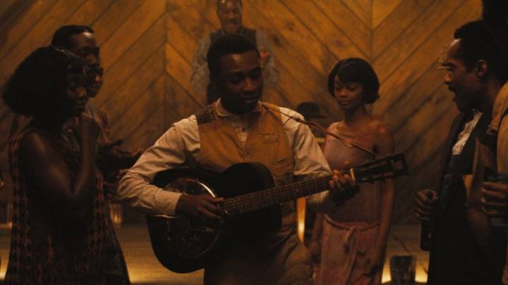 Report: If Netflix Buys Warner Bros., It Will Keep Its Movies in Theaters