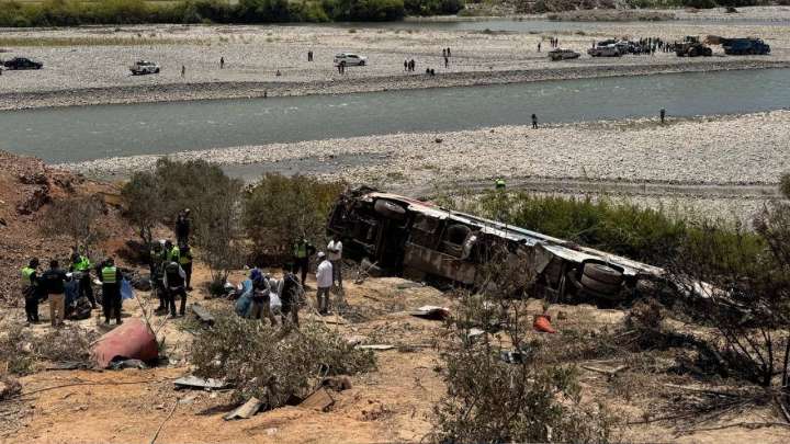 Tragedia en Arequipa: bus interprovincial cae a un abismo y deja 37 muertos y 14 heridos