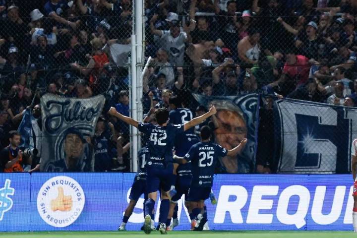 Argentinos, con dos misioneros, no pudo levantar la Copa Argentina