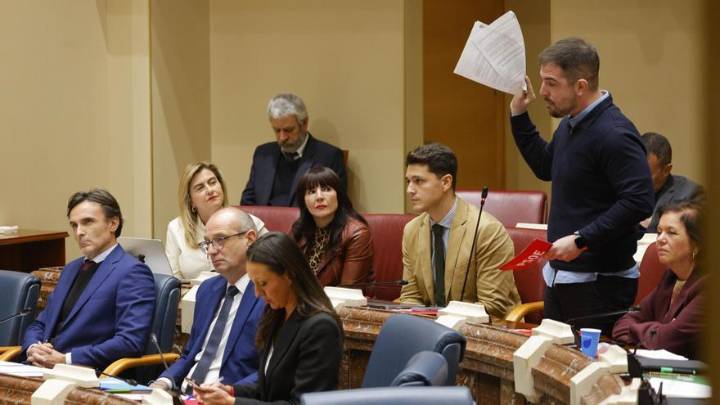 Dimisión o tribunales: las dos salidas que el PSOE da a García Montoro