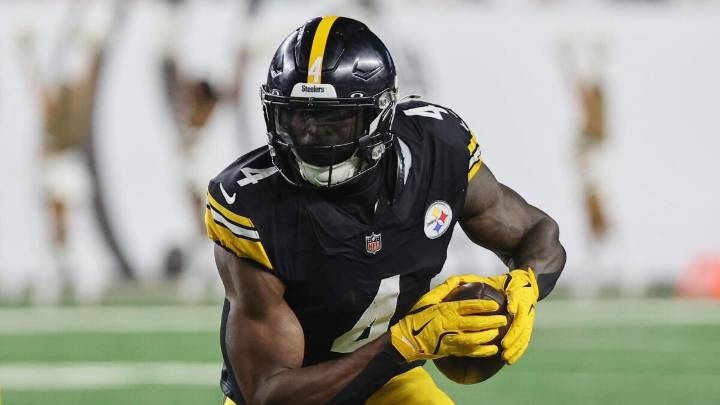 Steelers vs. Chargers anytime touchdown scorer props, back DK Metcalf on SNF