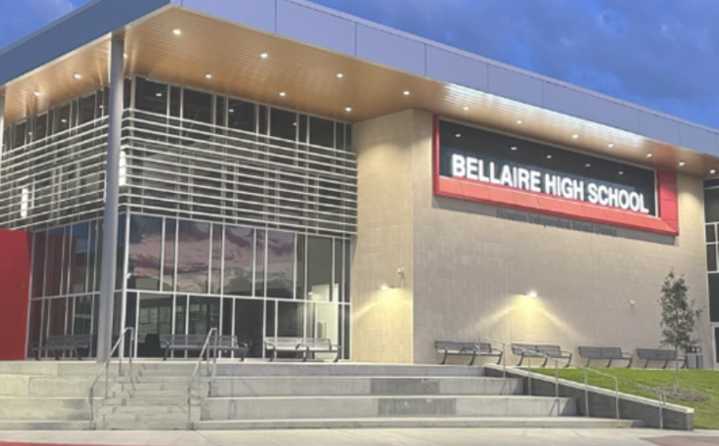 Alarma en Bellaire High por foto falsa generada con IA