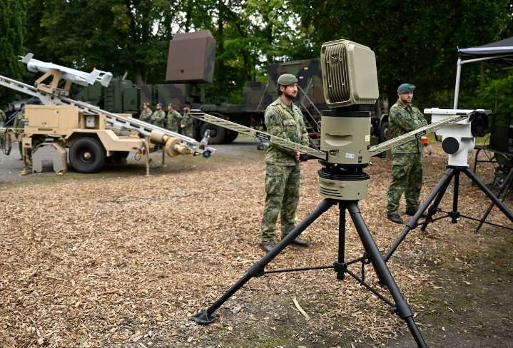 Dutch to cobble together mobile anti-drone system to plug C