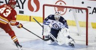 Jets goalie Hellebuyck out 4-6 weeks to undergo arthroscopic knee surgery