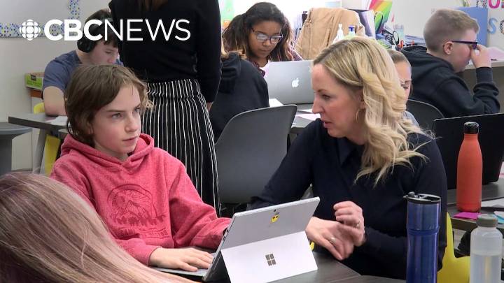 Alberta government restoring class size and complexity tracking