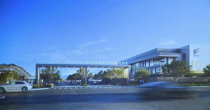 Special session sees immediate drama over film bill