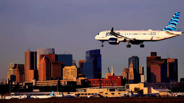 Travelers hitting skies, roads early in preparation for upcoming Thanksgiving weekend