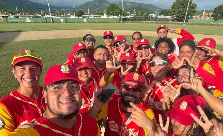 Santa Isabel avanza al Final Four del Béisbol Femenino en su temporada debut