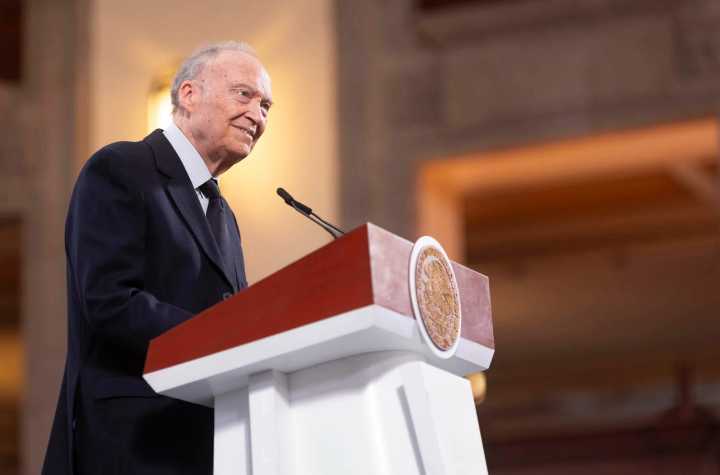 Alejandro Gertz Manero renuncia a la FGR; se va a una embajada