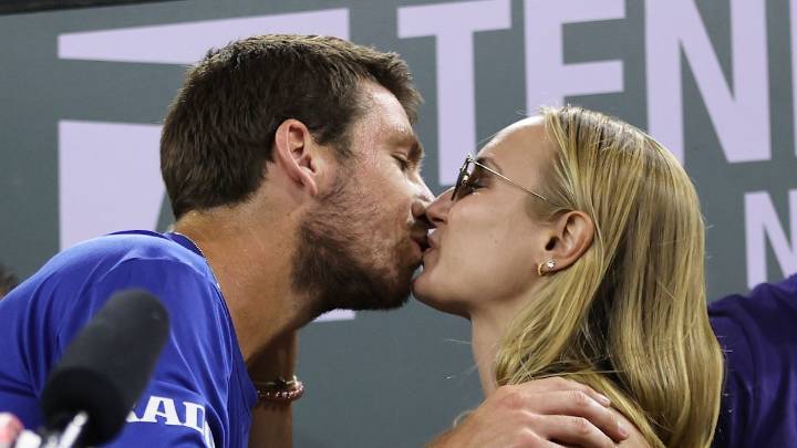 Tennis star Cameron Norrie announces engagement to Louise Jacobi on intimate safari trip