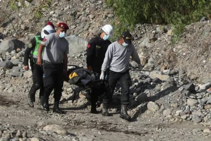 Accidente de autobús deja al menos 37 muertos en carretera del sur de Perú