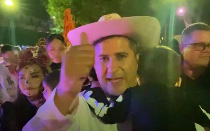 VIDEO FUERTE: Asesinan al alcalde de Uruapan, Carlos Manzo, durante festival en Michoacán