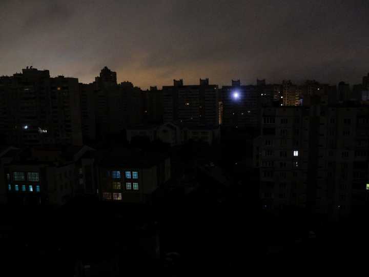 Fuertes explosiones en Kiev en medio de las conversaciones por un acuerdo de paz propuesto por Estados Unidos