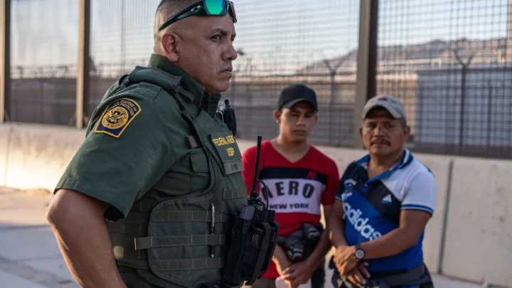 En la limpieza étnica de ICE, Trump usa a hispanos contra hispanos