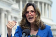 Congresistas de Florida chocan con líder MAGA por acción militar de EE.UU contra Venezuela