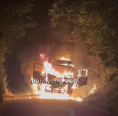 Apple-laden truck gutted in fire near Karkala
