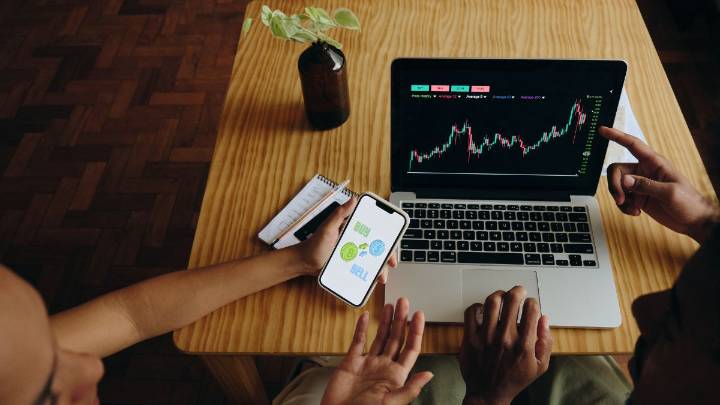 How will markets open today? GIFT Nifty lower, Nikkei down over 1%, gold and 5 cues at this hour