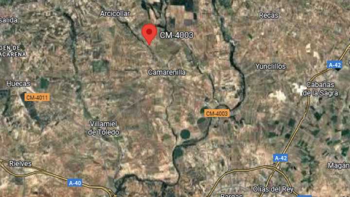 Cortada al tráfico la CM-4003 en Bargas por el accidente de un camión