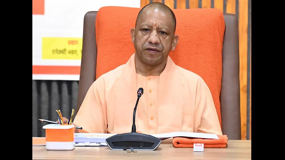 Eight pilgrims ran over by train at Mirzapur, 6 killed, CM mourn deaths