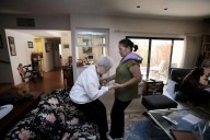 Cuidadores esenciales pero sin acceso a recursos