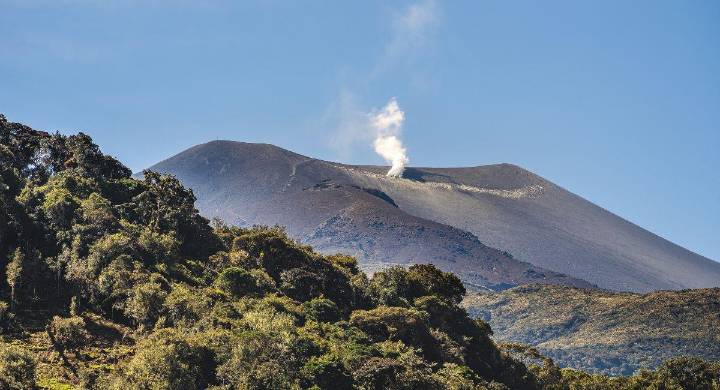 Volcán Puracé en alerta naranja: recomendaciones del SGC y mensaje del presidente Gustavo Petro