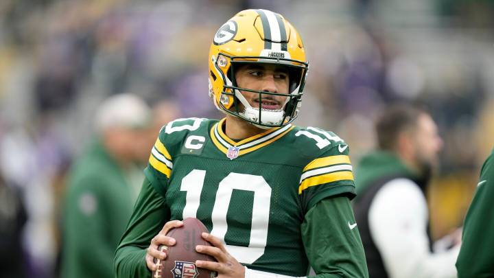 Jordan Love on left shoulder injury: You feel it, nothing I can't play through