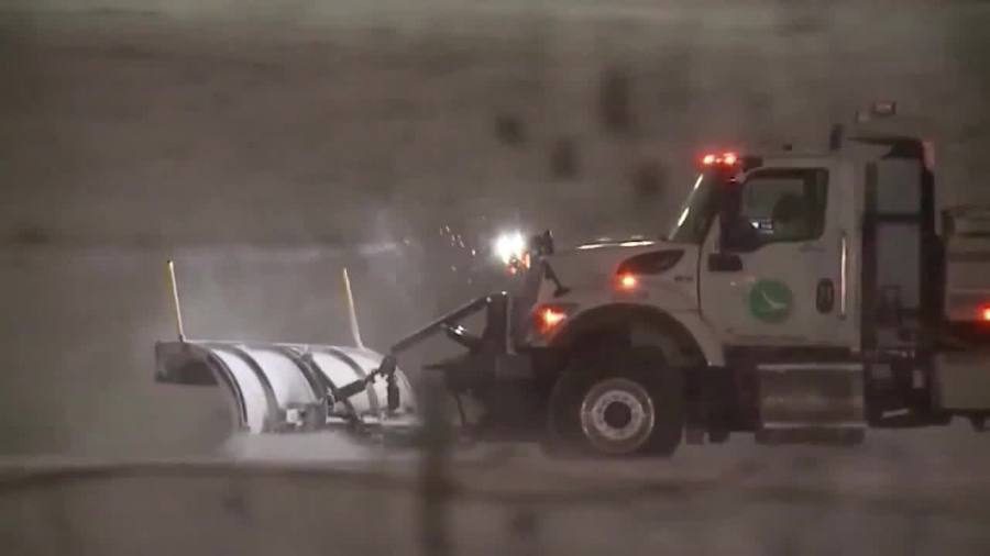 ODOT plows hit roads as first snowfall of season falls in Northeast Ohio