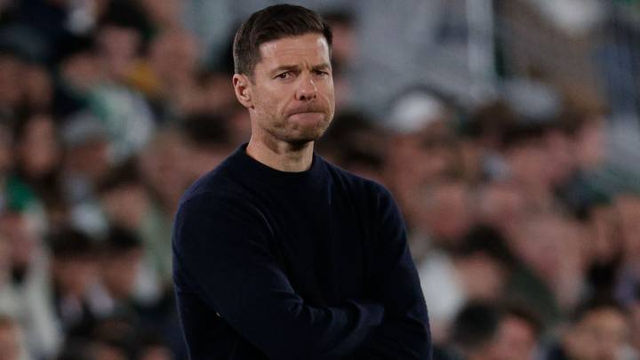Xabi Alonso se mete en un lío | Elche - Real Madrid