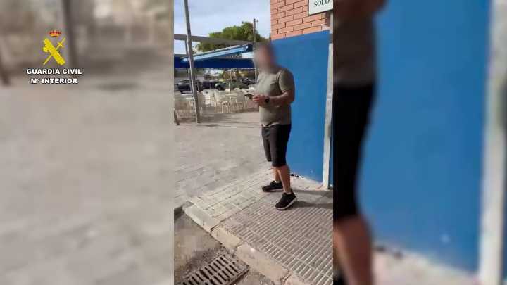 Detenido en Santa Pola al ser sorprendido intentando robar empleando el ‘metodo cogotero’