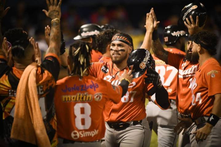 El jonronero Andrés Chaparro no resistió el impulso de adelantar su debut con las Águilas