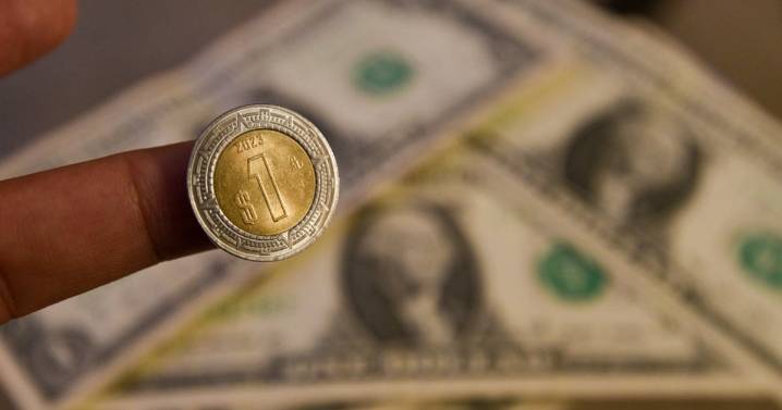 Peso avanza frente al dólar... y es la séptima moneda más apreciada HOY: ¿Cómo abrió el tipo de cambio?