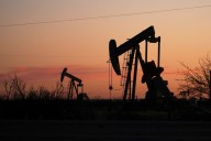 Avances en acuerdo de paz en Ucrania desploman los precios del petróleo