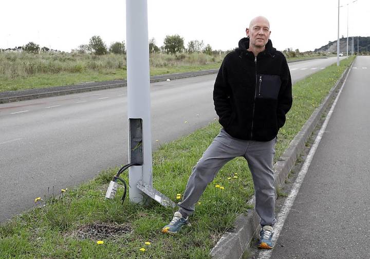 «Es ridículo ir a Madrid y gastar dinero para hacer el trabajo de los políticos»