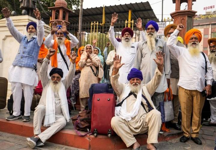 Indian Sikhs Reach Pakistan for Guru Nanak Jayanti Events