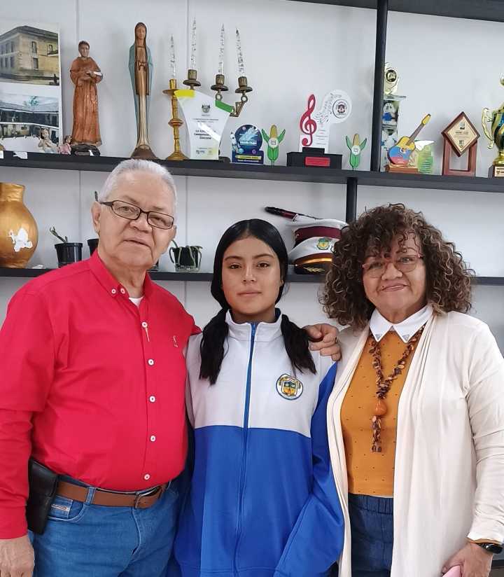 ORGULLO LITERARIO PARA TIMBÍO 