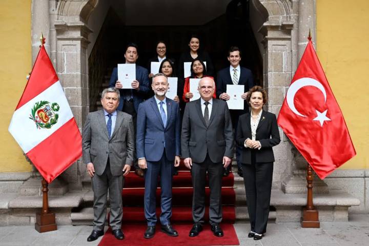 Perú y Türkiye consolidan relación bilateral con visita de alto nivel