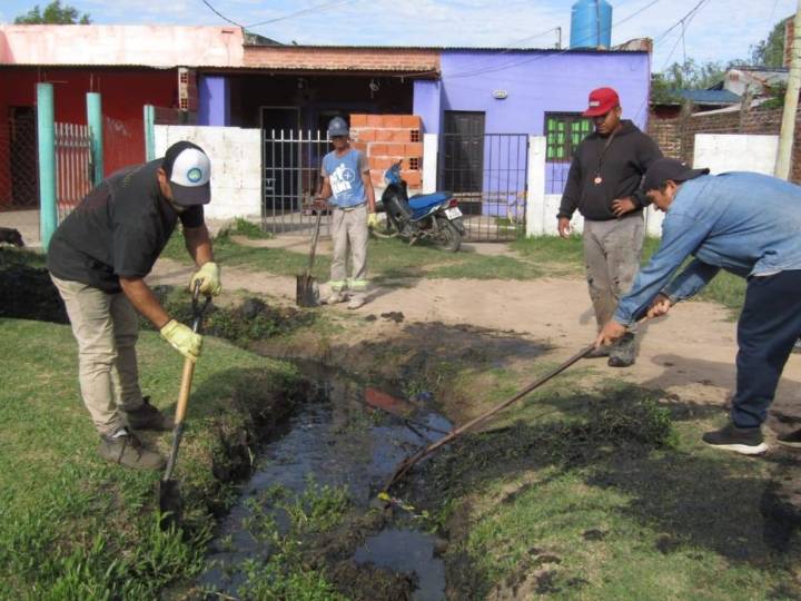 PUERTO VILELAS: Avanzan Los Trabajos De Limpieza De Desagües En Barrio Obrero Y Lote 23