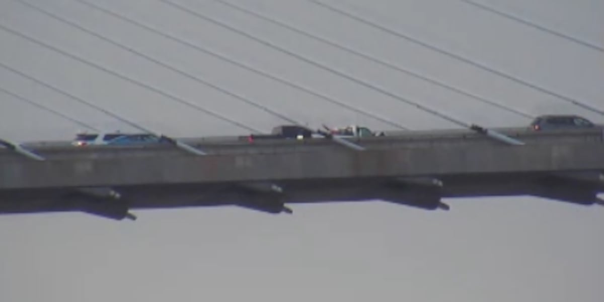 6-vehicle crash closes northbound lane on Talmage Bridge