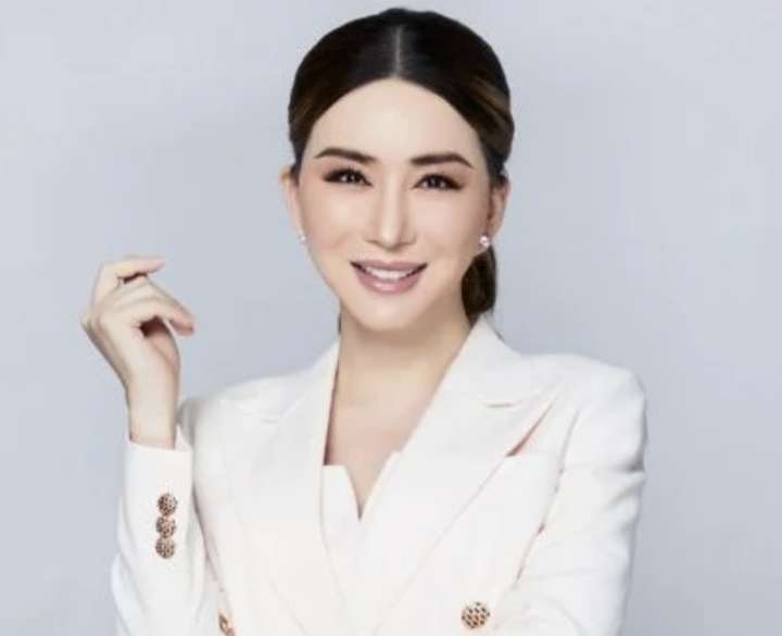 Emiten orden de arresto contra Anne Jakkaphong Jakrajutatip, copropietaria de Miss Universo