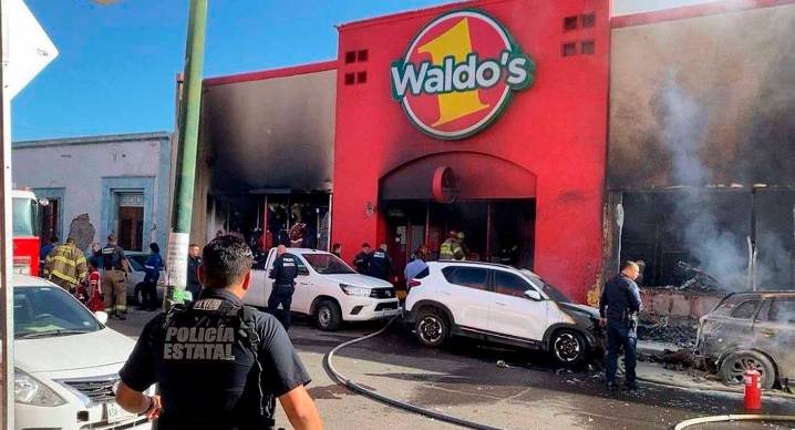 Tragedia en Hermosillo: Explosión en tienda Waldo’s en el Centro de la ciudad deja al menos un lesionado