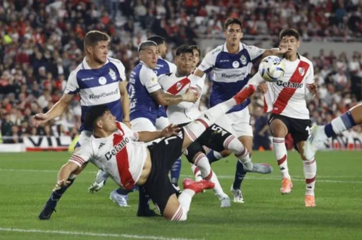 River no levanta y perdió con Gimnasia en el Monumental