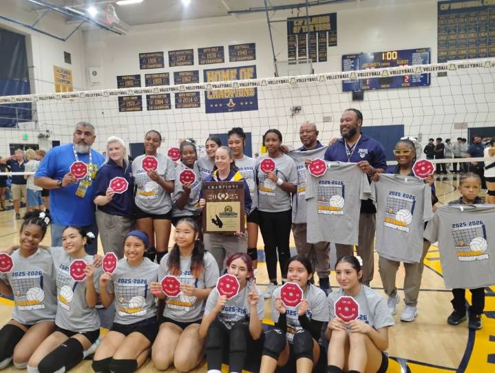 Moreno Valley girls volleyball team beats Anaheim for Division 10 title