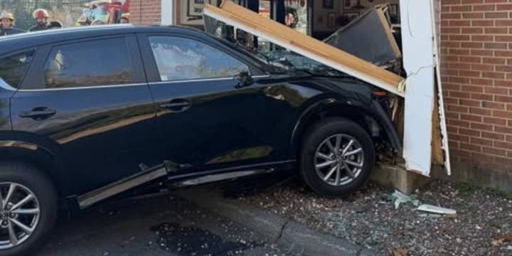Person suffers medical emergency, crashes into pizza restaurant in Avon