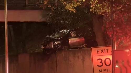 Dyker Heights carjacking ends in crash on Brooklyn-Queens Expressway; 2 suspects arrested, 1 at large
