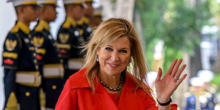 La reina Máxima de Holanda, tras los pasos de Doña Letizia, demuestra el poder del look monocolor en rojo